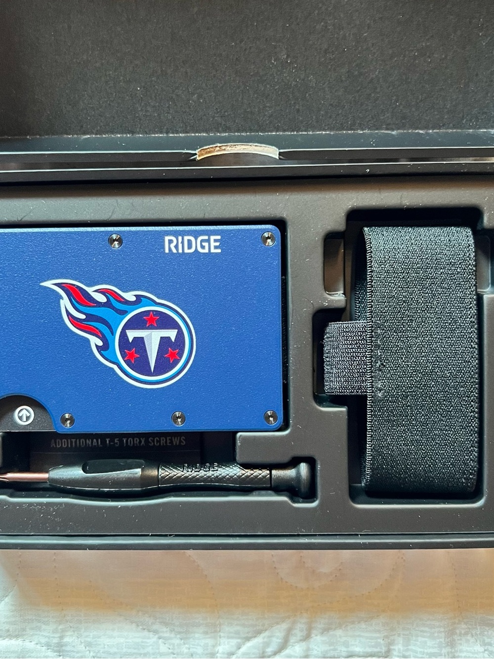 Ridge NFL Tennessee Titans Slim RFID-Blocking Card Holder w/Cash Strap - Blue - Picture 5 of 5